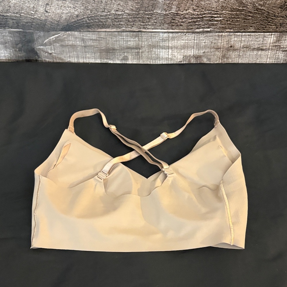 Calvin Klein Nude Convertible Invisibles Lightly Lined Triangle Bralette-S - Picture 3 of 5